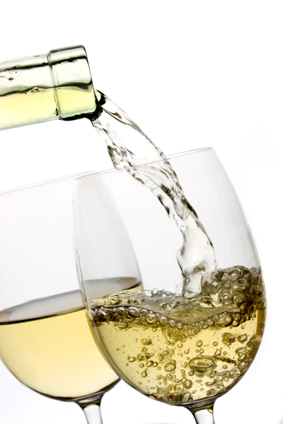 8 Health Benefits of White Wine The Luxury Spot